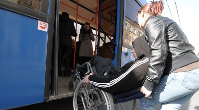 В Москве появятся остановки с кнопкой для инвалидов