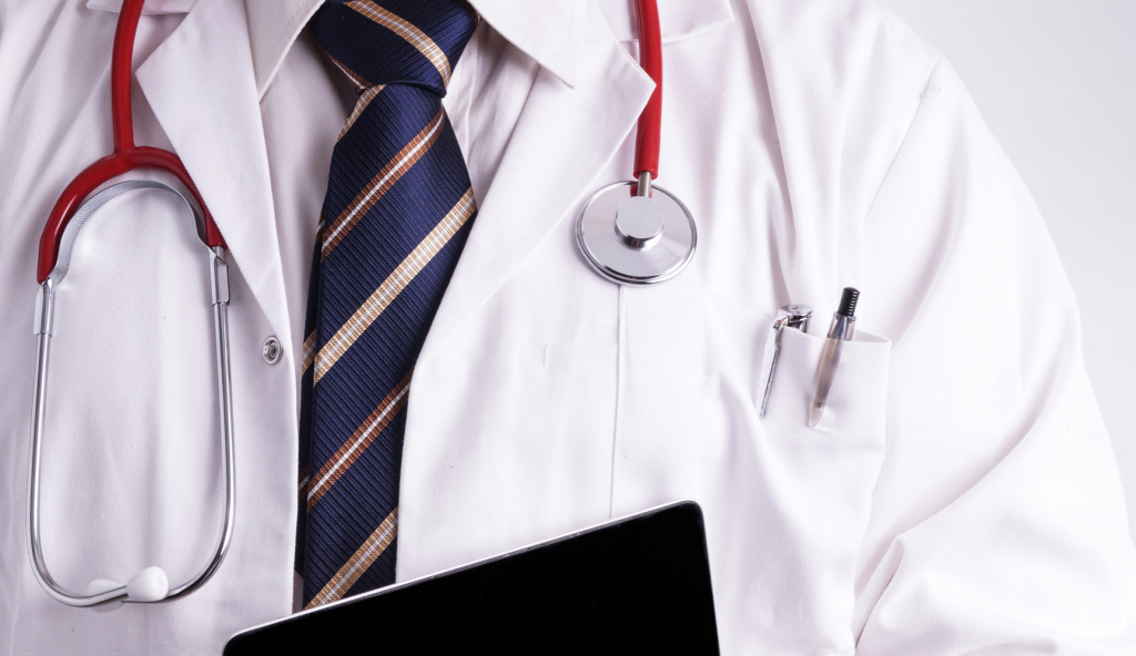 Штрафовать врачей будут по единым правилам