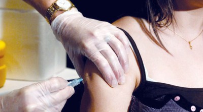 В Санкт-Петербурге школьниц будут прививать от рака шейки матки