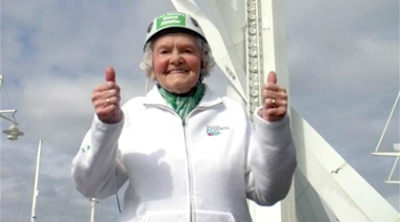 101-летняя британка спустилась с 90-метровой стены, чтобы собрать деньги для хосписа