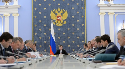 Медведев просит россиян правильно питаться и отказаться от вредных привычек