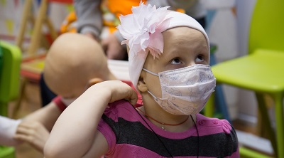 Минздрав проверит фонды, отправляющие детей на лечение за рубеж