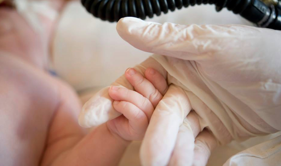 Минздрав подготовит рекомендации о порядке посещения больных в реанимации 