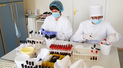 Во всех московских поликлиниках закроют лаборатории