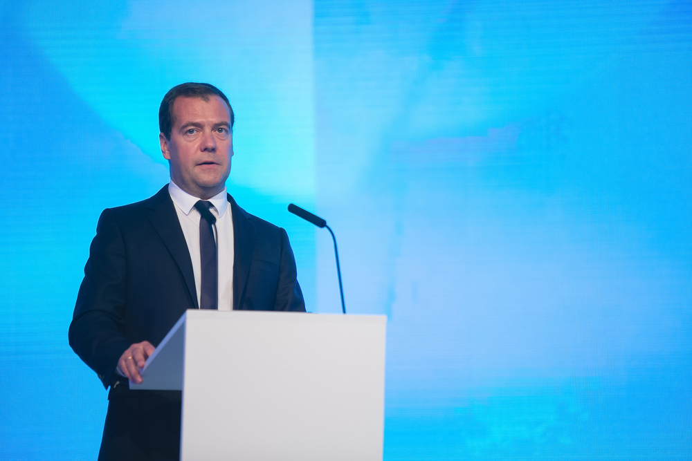 Дмитрий Медведев подписал программу госгарантий бесплатной медпомощи на 2016 год