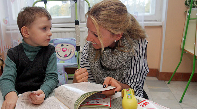 В Ульяновске онкобольные дети теперь могут позвонить Айболиту, Комарику и Мухе-Цокотухе