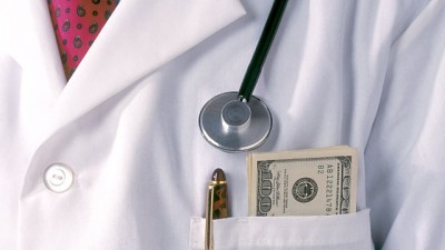 Красноярских врачей будут поощрять рублем за выявление онкологии