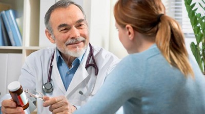 Медпредставителям запретили вмешиваться в назначение лекарств