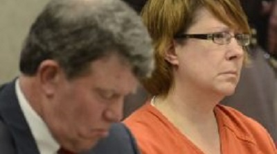 "Липовой" раковой больной придётся вернуть деньги благотворителям